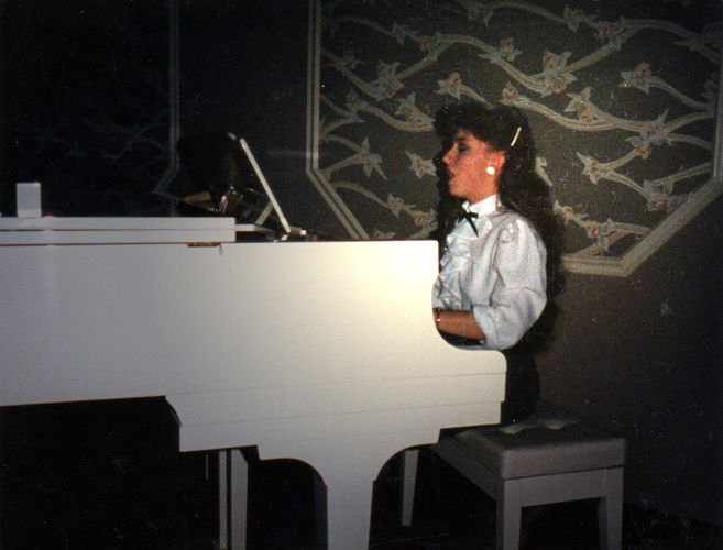 Lynnette Owens, pianist